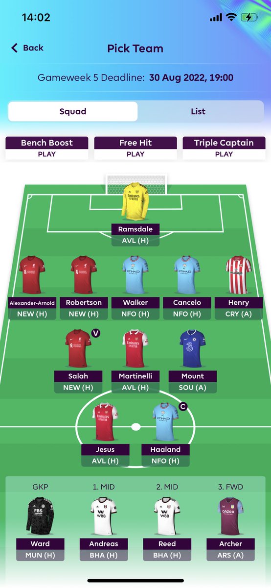 student_fpl's tweet photo. Another poor GW ranking wise. Even though Robbo finally got his first return I think I’ll do him + Mount -> James + Diaz. Would like to get Gündo but hen I’d have to get Walker out. What would you do if this was your squad? https://t.co/CcOngptpKU