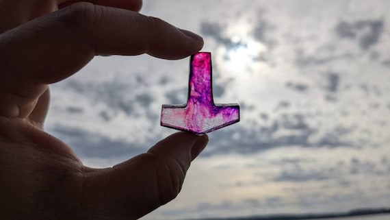 warthog_TG's tweet photo. Purple &amp; Pink Hammer of Thor Pendent, Resin https://t.co/TkzbIQWyTt #thehammerofthor #vikingnecklace #scandinavian #thorshammerpendent @etsymktgtool https://t.co/PaGqlI4fyf