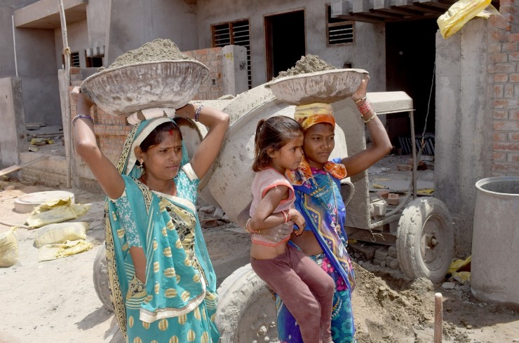 IndiaTracker1's tweet photo. Despite the fact that women in India have low labour-force participation rates, women participation in the MGNREGA is over 50%
https://t.co/urNw74QuGZ
#jobs #nrega #mgnrega #labourwork #women #ruraleconomy #India https://t.co/7XqhAdJGm2