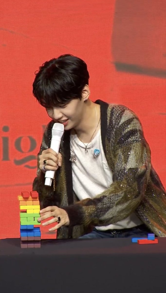 BabysunErk's tweet photo. ใใใใ๐ใใฎใใ
#์ด์งํ #LEEJINHYUK #ใคใธใใงใฏ #ๆ้ญ่ตซ #๋ธ์ดํ์ #Comeback #Vcountdown #5ight #Crack https://t.co/HSzzck4TWI