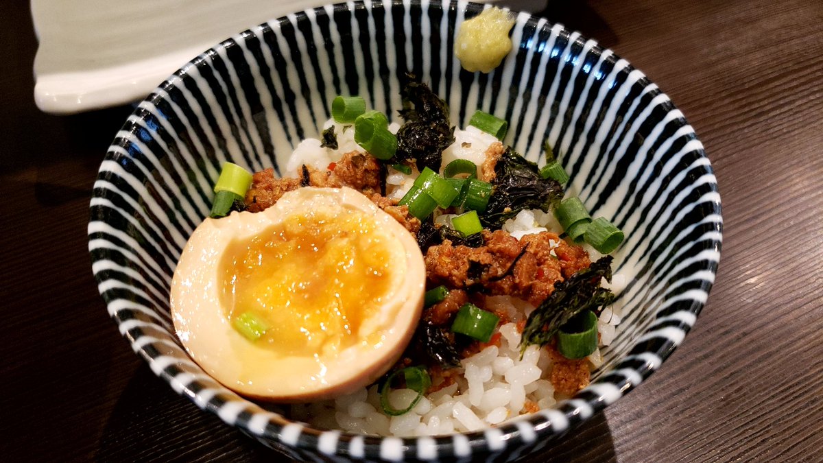 maronpm2's tweet photo. もちろん茶漬けは必須です👍
今回久々の海苔😊麺を包んで、スープ少しかけたご飯を包んで満足🍴🈵😆最後はスープたくさんかけてサラサラ完食です🙏💞
イケてるポルさんごちそうさまでした🙇💕
お心遣いもありがとうございました🙇🙇
#Lightningfire
#ポル座衛門
#女将さんは今日もキレイ💝💝 https://t.co/qI0eX1BnP1