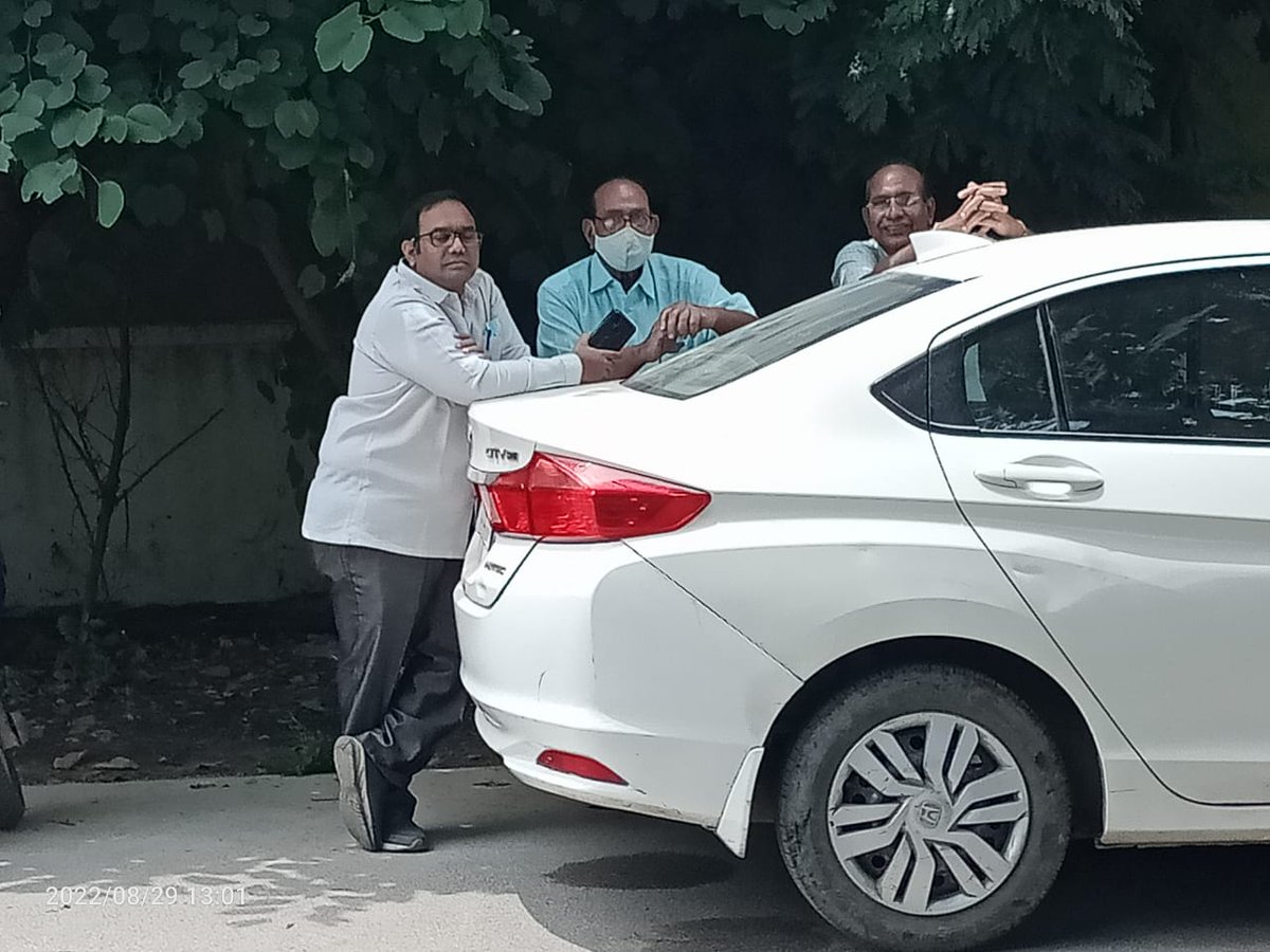 gnrwa's tweet photo. @KTRTRS @Collector_MDL @zckukatpally @acpmiyapur_cyb
Kukatply revenue dept is doing the survey of https://t.co/xtvyEqony7 148-155 without prior notice to the Plot owners and residents, we seek you to stop this unethical activity immediately. 7000 ppl are livng in this gopalnar https://t.co/S7H8BKSXyO