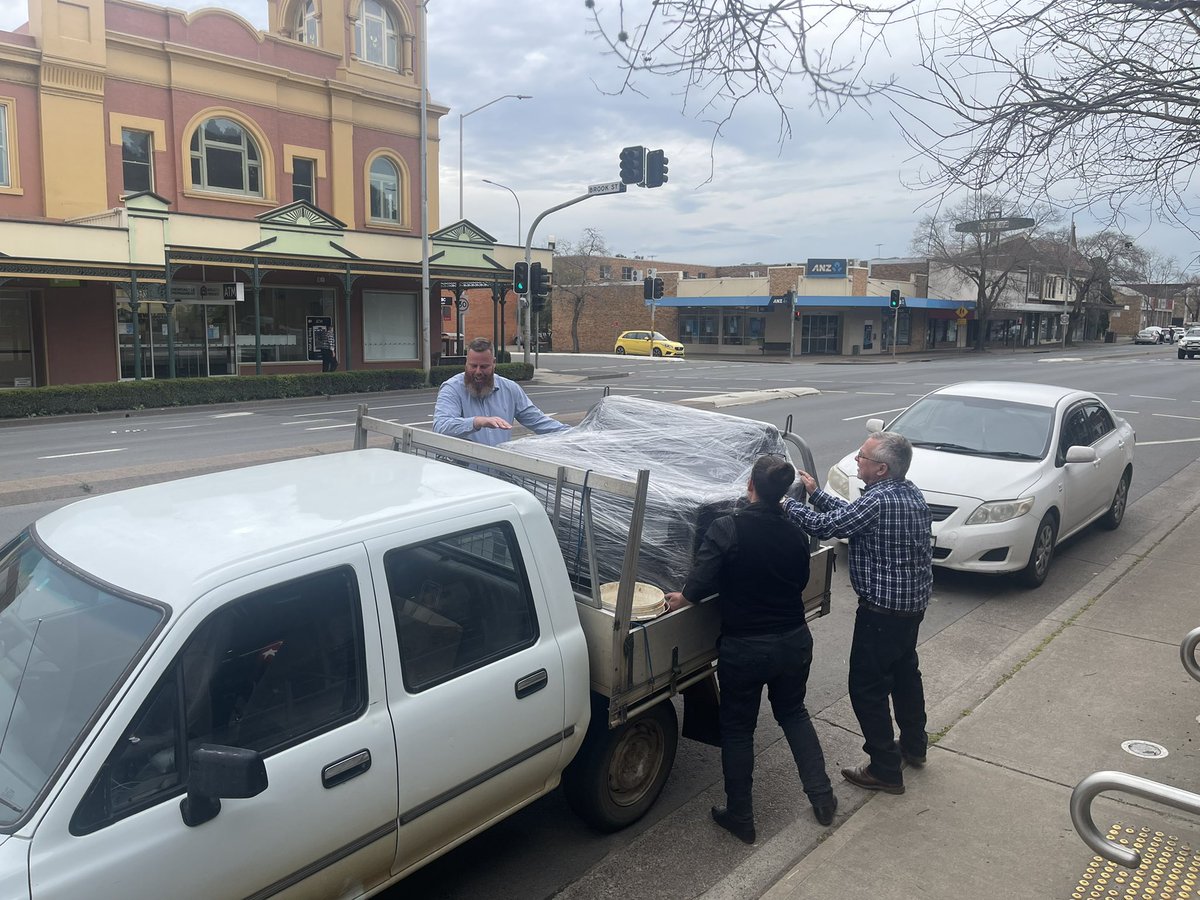 DanRepacholi's tweet photo. The things you get asked to do while at a local mobile office.
One lounge loaded into the Ute.
#MemberForHunter #MobileOffice #Muswellbrook #furnitureremovalist #communityservice #auspol https://t.co/Op6CFt5ftd