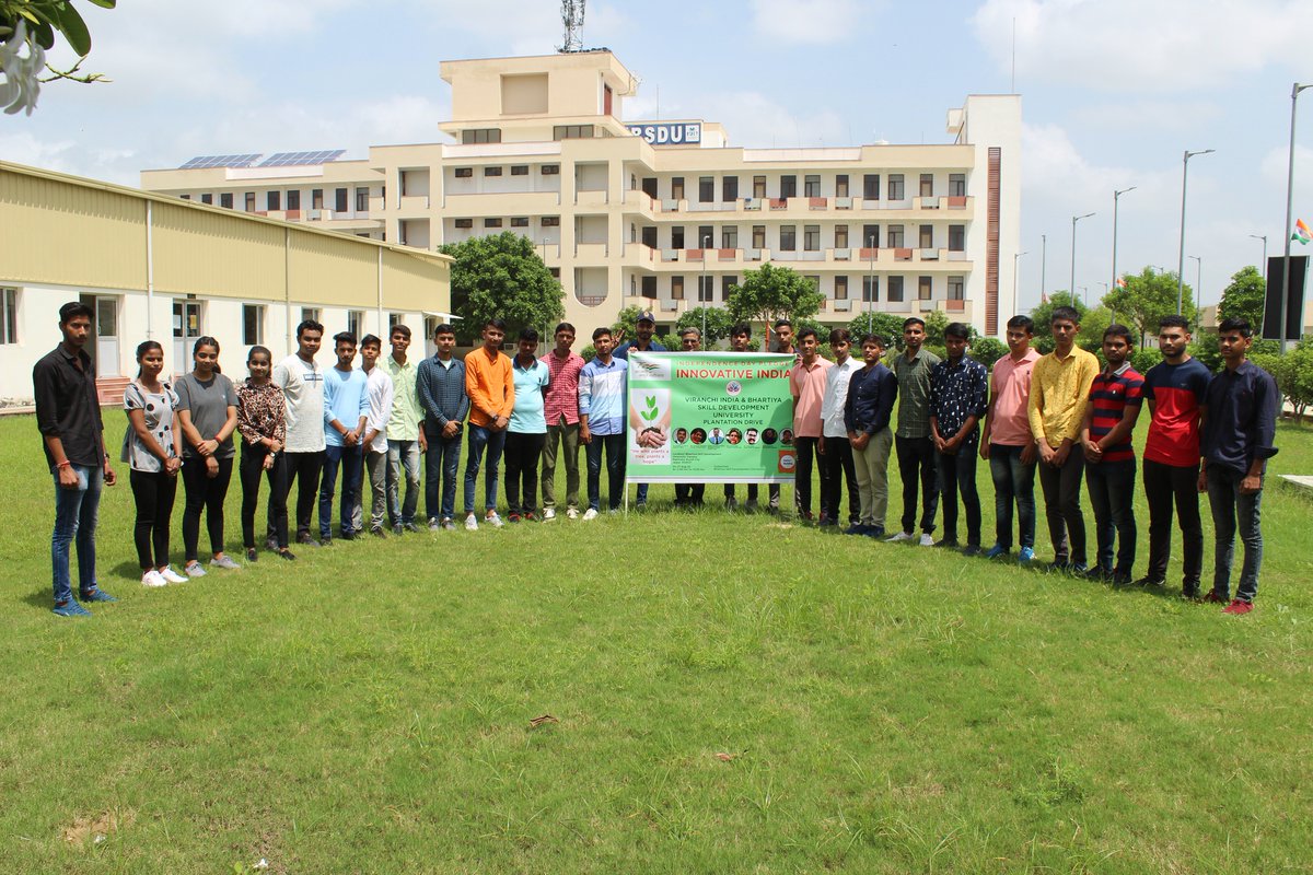 BsduOfficial's tweet photo. #MondayMotivation
One Student 👨‍🎓👩‍🎓 One Tree🌲 
Helping our Planet one TREE at a time! 
Thanks to all who were involved
#CleanGreenBSDU #BSDUSkill #GoGreen #OneStudentOneTree
@EduMinOfIndia @NSDCINDIA https://t.co/ZNUf3SJtMn