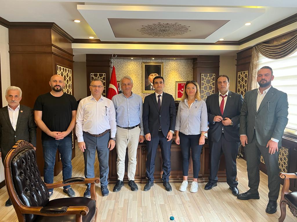 Rize karadere 
<a href="/GKalkandere/">Kalkandere Kaymakamlığı</a>  Kaymakamımız Sayın <a href="/ahmettackgzz/">Ahmet AÇIKGÖZ</a>  Kaymakamımız <a href="/kalkanderevakfi/">kalkanderevakfi</a> baş ve <a href="/SinanAzder/">Sinan Abdullah Azder</a> Ali yavuz ile
Karadereli stk sivil toplum kuruluşları olarak hayırlı olsun ziyaretinde bulunduk