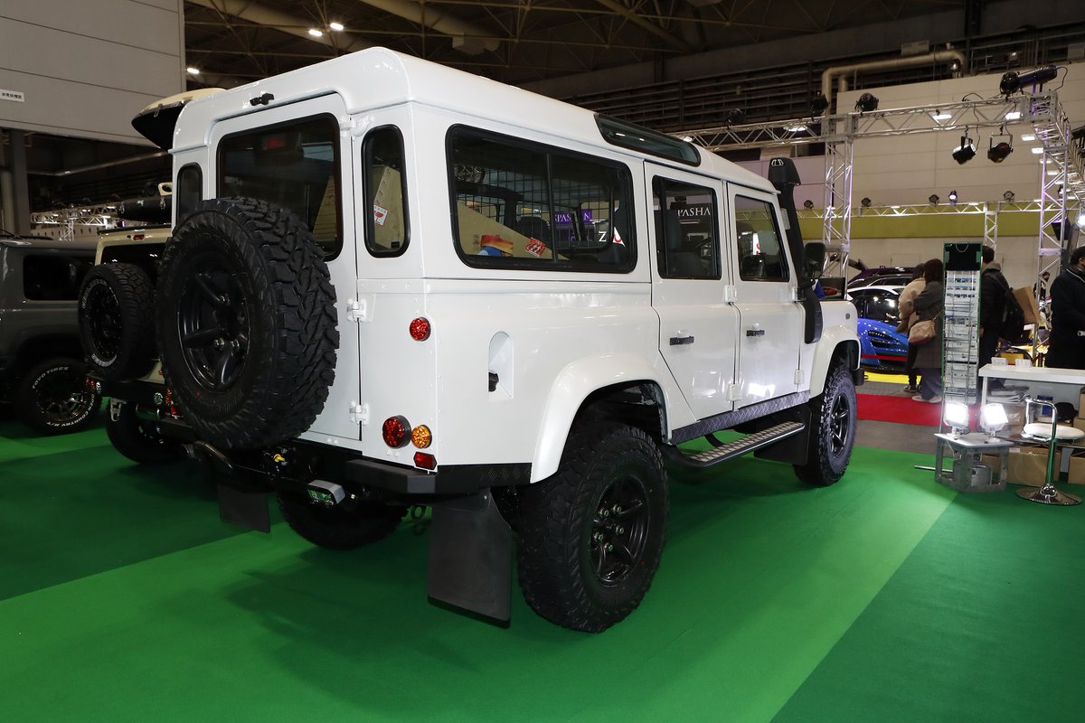 GEOLANDAR_JP's tweet photo. 大阪オートメッセ2022 #GEOLANDAR 装着カスタムカーのご紹介🚙
モトレージ / MOTORAGE様
車輛:ランドローバー ディフェンダー
装着タイヤ:GEOLANDAR M/T G003
サイズ:LT255/85R16
#YOKOHAMA #ヨコハマタイヤ #ジオランダー
#MT #G003 #ディフェンダー #モトレージ #MOTORAGE #SUVタイヤ https://t.co/U1i74zKmS2