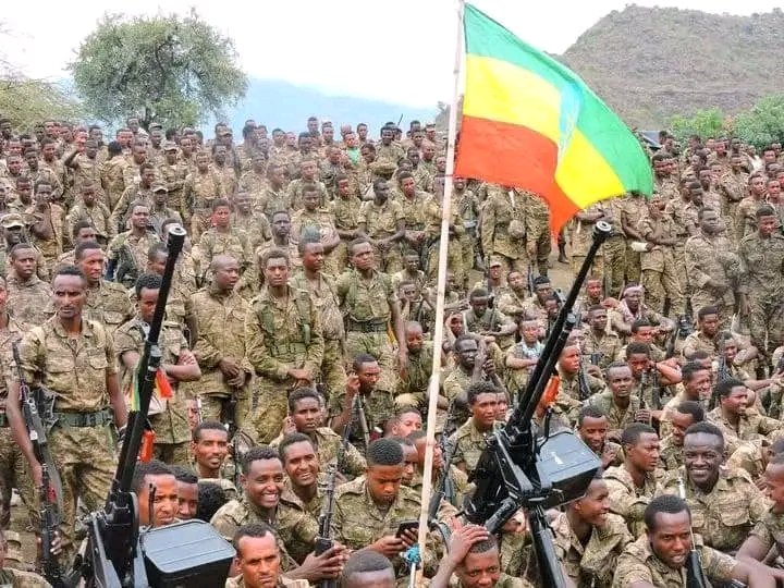 ጥምር ጦሮ ቆቦን ይዞ ወደ ዋጃ እየገሰገሰ ነው። በነገራችን ላይ በዚህ ሰሞን የምትሰሙት አስገራሚ ነገር ይፈጠራል። ለዛነው በትንሽ ነገር መረበሽ ትተን ትልቁን ድል የምናበስረው። #TPLFisaTerroristGroup