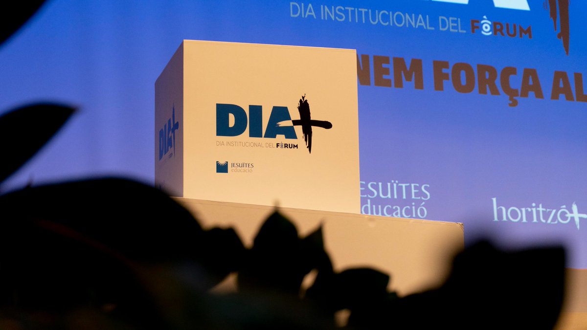 💙 L'escola ja no ha d'adaptar-se a les necessitats del futur, sinó que ha d'aprendre a construir aquest futur.
Amb aquesta idea sorgida del #JEFòrum22, ens preparem per al nou curs que iniciarem en uns dies. Recordem l'acte amb aquest resum fotogràfic 👉 bit.ly/3nHjDhq