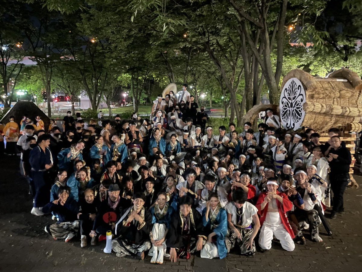 Tnn313's tweet photo. 半布里「王道」、大賞いただきました。

改めて半布里というチームに入って良かった、このメンバーと一緒のステージに上がることができてよかったと感じた3日間だった

素敵なチームで踊れて、しかも良い位置で踊らさせてもらえて幸せなひとときでした🐬

號パート最高だったよ https://t.co/TnhRPRoXua