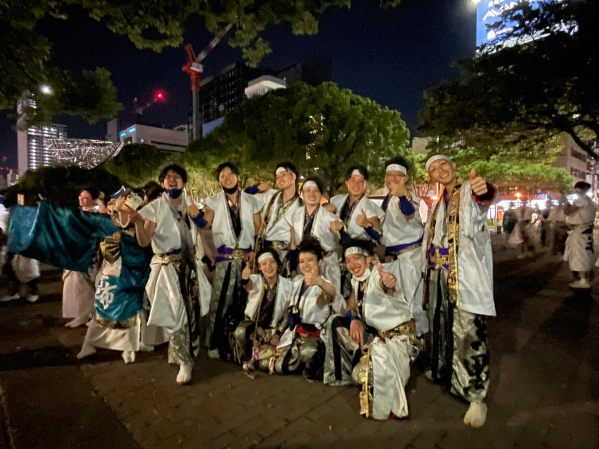 Tnn313's tweet photo. 半布里「王道」、大賞いただきました。

改めて半布里というチームに入って良かった、このメンバーと一緒のステージに上がることができてよかったと感じた3日間だった

素敵なチームで踊れて、しかも良い位置で踊らさせてもらえて幸せなひとときでした🐬

號パート最高だったよ https://t.co/TnhRPRoXua