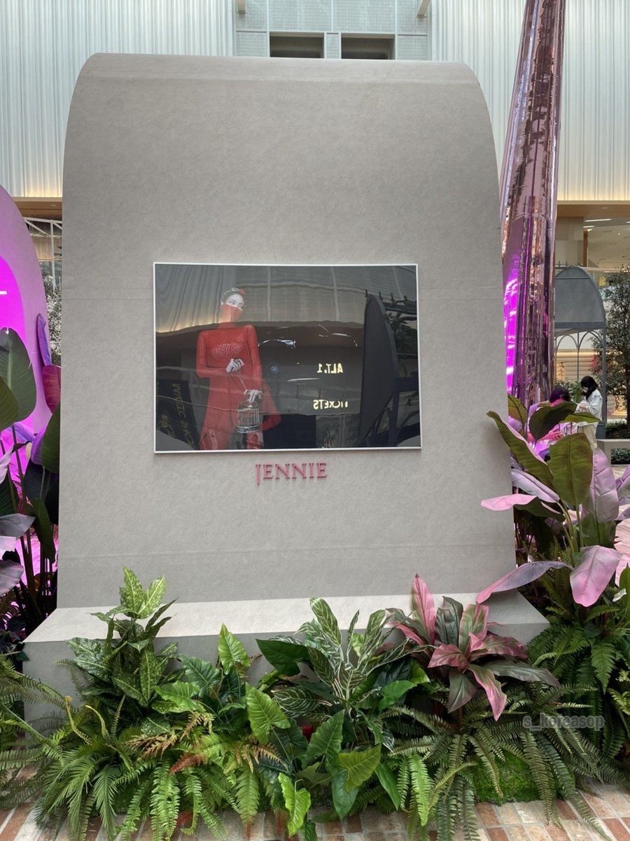 s_koreashop's tweet photo. เก็บภาพมาฝาก ❤️#BLACKPINK 'Pink Venom' Concept Pop-Up
*ส่วนบั้มที่ขายที่ Pop-up เดี๋ยวทางร้านมาลงขายให้น้า ซื้อมาก่อนแล้วบางส่วน
#블랙핑크 #PinkVenom #ConceptPopUp #ตลาดนัดแบล็คพิ้งค์ #ตลาดนัดblackpink #ตลาดนัดblink https://t.co/kiEPv6NyrQ