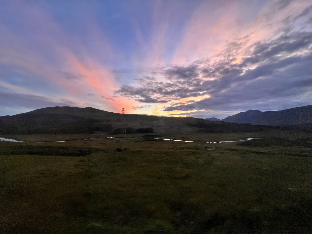 Iskra1234's tweet photo. Thank you @CalSleeper for a stunning journey down to London from Fort William- there’s no better way to travel. Your Fort William staff are all a credit to the company 🙂 https://t.co/r7BmuX6sm0
