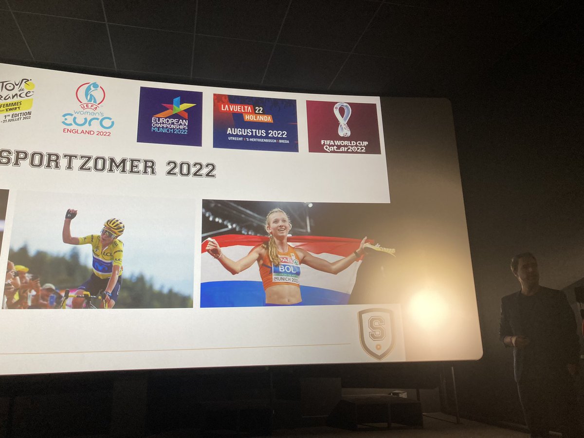 Kick-off jaar 1 <a href="/SPECO/">SPECO</a> Sportcommunicatie, een nieuwe lichting studenten gaat onze opleiding volgen. Collega <a href="/renefoolen/">René Foolen</a> doet de aftrap! #SPECO #fontys #sportcommunicatie