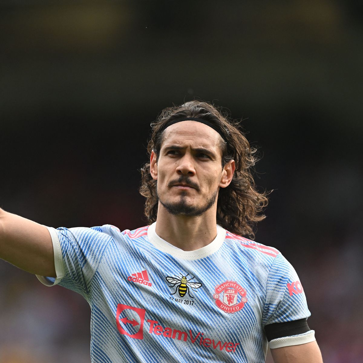 Edinson Cavani, Valencia ile iki yıllık sözleşme imzaladı.