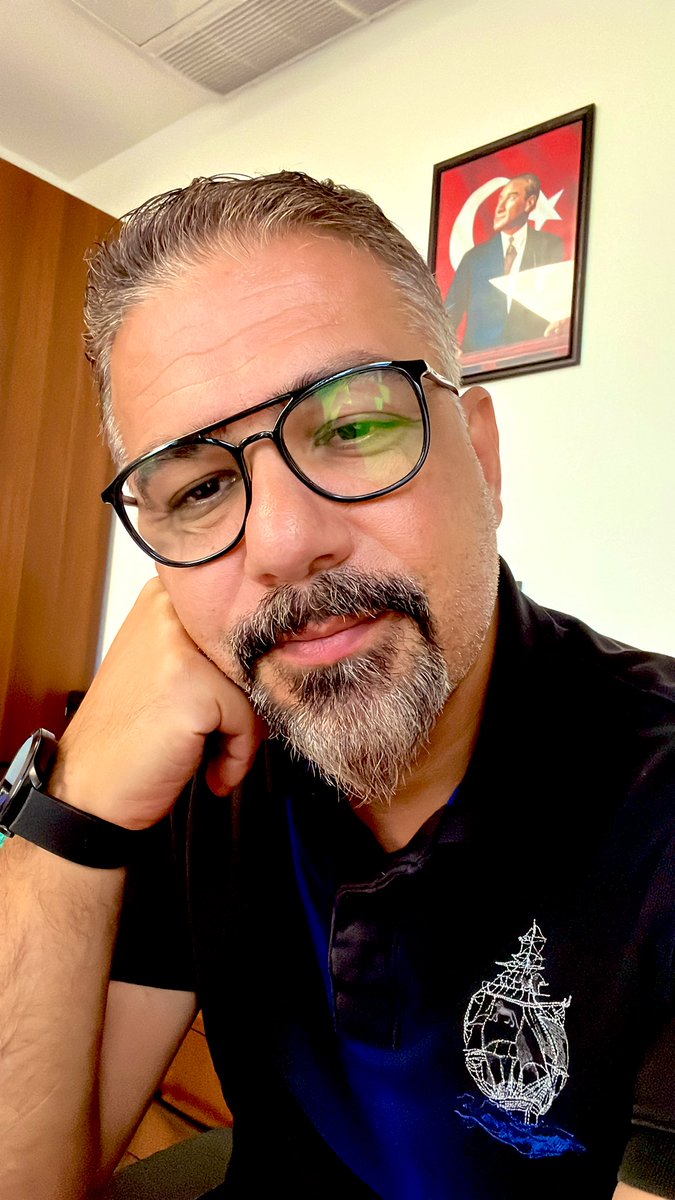 EMRAHADAKLI's tweet photo. Açtığın yolda
Gösterdiğin hedefe
Durmadan yürüyeceğime
And içerim…
#Andımız
#BirZamamlarAndımızıOkurduk
#HerSabah https://t.co/uFqNKTg5wS