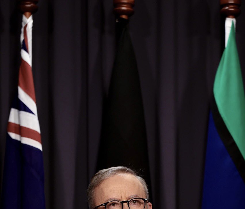 P_Orth's tweet photo. @AlboMP Fixed your photo for you https://t.co/ehLA35o2Ir