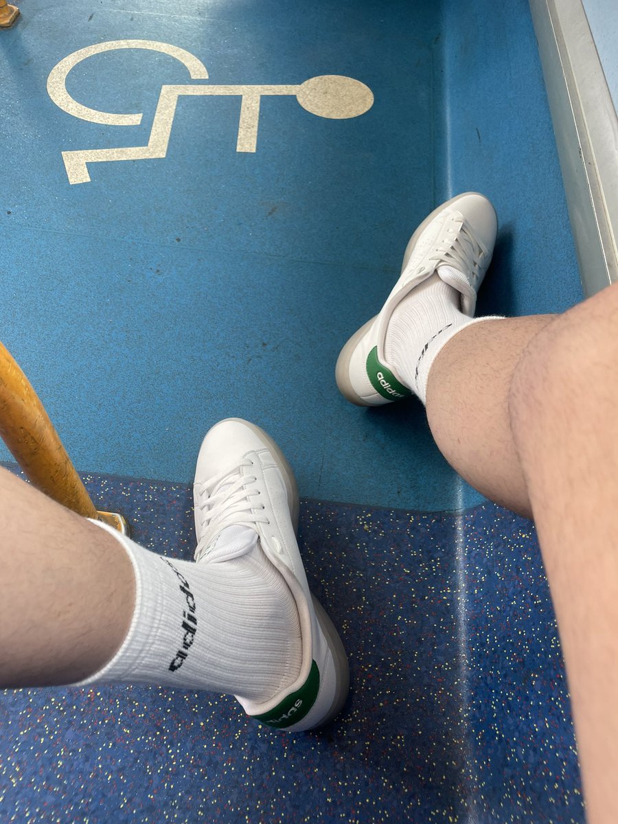 SocksX6's tweet photo. #morning #sock #socks #feet #socksgay #sockgay #socksman #socksboy #feetman #feetboy https://t.co/X8O0wIeatO