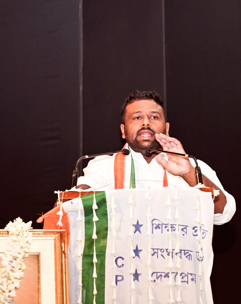 nsui's tweet photo. NSUI National Secretary @RoshanLalBittu & West Bengal Chhatra Parishad President @SouravProsad1 along with senior Congress Leaders & CP activists joined the celebration program of #CPFoundationDay.
We will always remember exemplary courage & supreme sacrifice of CP warriors. https://t.co/gWcQdlHtz5