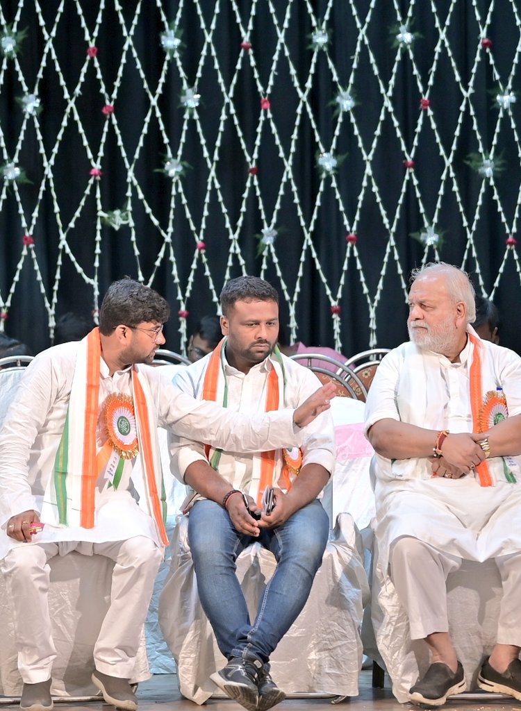 nsui's tweet photo. NSUI National Secretary @RoshanLalBittu & West Bengal Chhatra Parishad President @SouravProsad1 along with senior Congress Leaders & CP activists joined the celebration program of #CPFoundationDay.
We will always remember exemplary courage & supreme sacrifice of CP warriors. https://t.co/gWcQdlHtz5