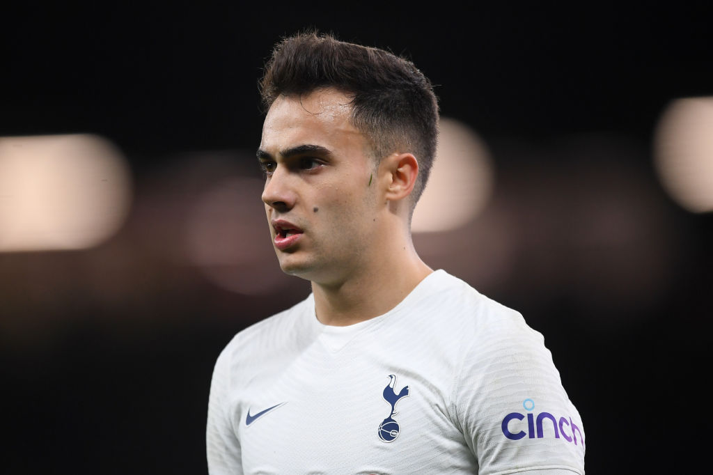 FabrizioRomano's tweet photo. Sergio Reguilón will become new Atletico Madrid player on Tuesday. He will be in Madrid tomorrow to undergo medical tests and then sign the contract. Agreement in place since yesterday. ⚪️🔴🛩 #Atleti 

...and Harry Winks will fly to Italy tomorrow - he'll join Sampdoria on loan. https://t.co/kdV7FLr3sJ