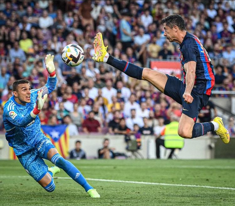 T'es catalan 💙❤️ t'es actif et t'as moins de 10K dépose ton @ on se follow Back tous 🤩🔥 💪🏿victoire ⚔️💙❤️🥰 <a href="/lionel_rdc/">Lionel Mayema</a> @KandaRoger1