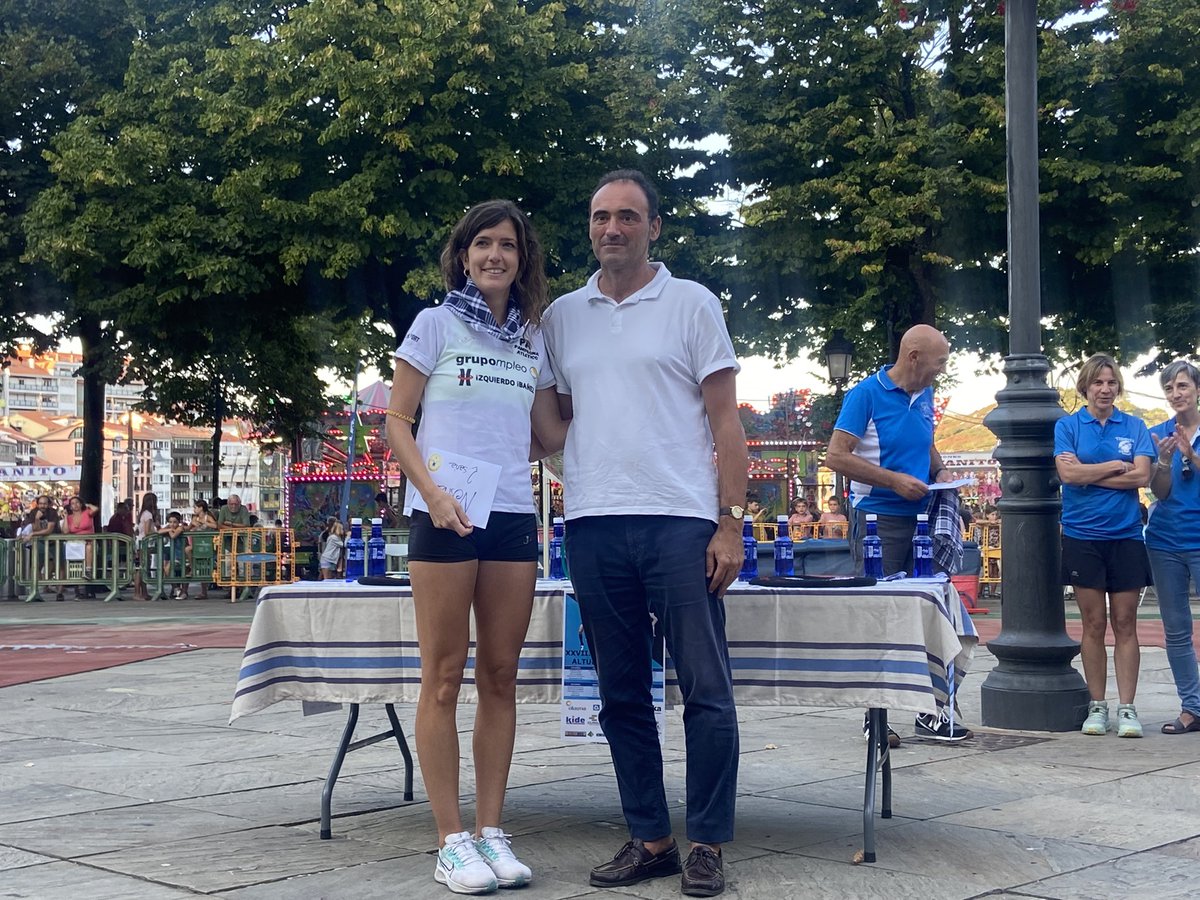👏🏽 Este fin de semana en la plaza de Lekeitio se ha disputado el tradicional concurso de altura organizado por el club Tximista. 

🥇<a href="/Jennifer_Laritz/">Jennifer Laritza Rodríguez Carvajal</a> se impuso con un salto de 1,81 e <a href="/izasturrillas/">Izaskun Turrillas Bueno</a> fue 2ª con 1,75. 👏🏽👏🏽👏🏽

#SoñemosSinLímites 💛💚