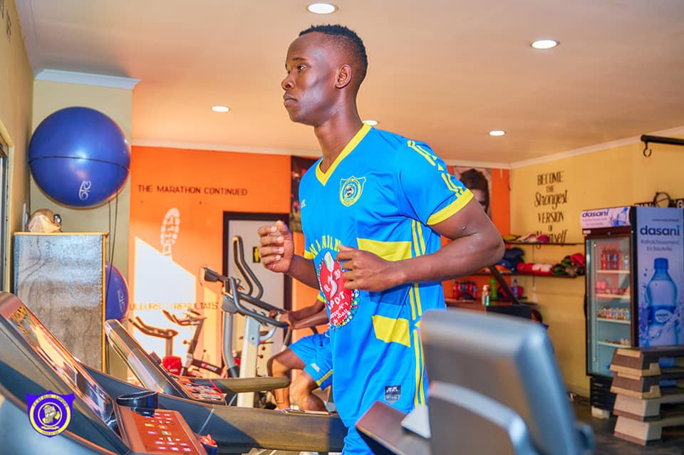 MOVE

Former KCB FC and Kariobangi Sharks striker Sydney Lokale has moved to DR Congo side Saint Eloi Lupopo for an undisclosed period. 

The 21-year-old has previously featured for Finland side Helsinki IFK.

#Pepeta 
#Harambeestars https://t.co/AVSAkIUvxW