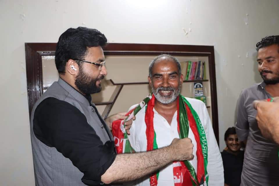 usmnjt's tweet photo. #UC97
حلقہ NA-108 کے علاقہ کوریاں روڈ سے ن لیگ کے رہنما ماسٹر مرتضٰی سنگھیڑہ کی اپنے گروپ کے ہمراہ پاکستان تحریک انصاف میں شمولیت اور حلقہ NA-108 کے ضمنی انتخاب میں عمران خان کی حمایت کا اعلان.
@FarrukhHabibISF 
@Hassanniazi1122 https://t.co/ue8FjedsBa
