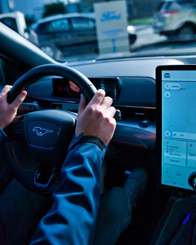 Empezamos la semana con una pregunta muy fácil para ir calentando motores… ¿A qué coche pertenece este precioso interior?  🧐 bit.ly/3wCbK1T
