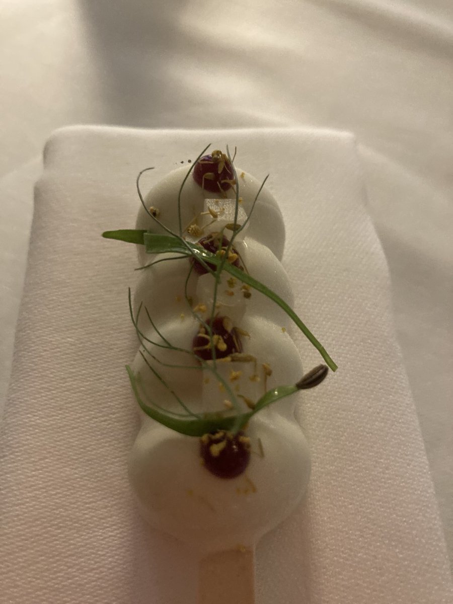 The MICHELIN Guide (@michelinguideuk) on Twitter photo Juicy lamb followed by a perfect fennel ‘Magnum‘ <a href="/GrantleyHall_/">Grantley Hall</a> by <a href="/ShaunRankin/">Shaun Rankin</a> #MICHELINStar #Ripon #NorthYorkshire
guide.michelin.com/gb/en/north-yo… Juicy lamb followed by a perfect fennel ‘Magnum‘ <a href="/GrantleyHall_/">Grantley Hall</a> by <a href="/ShaunRankin/">Shaun Rankin</a> #MICHELINStar #Ripon #NorthYorkshire
guide.michelin.com/gb/en/north-yo…