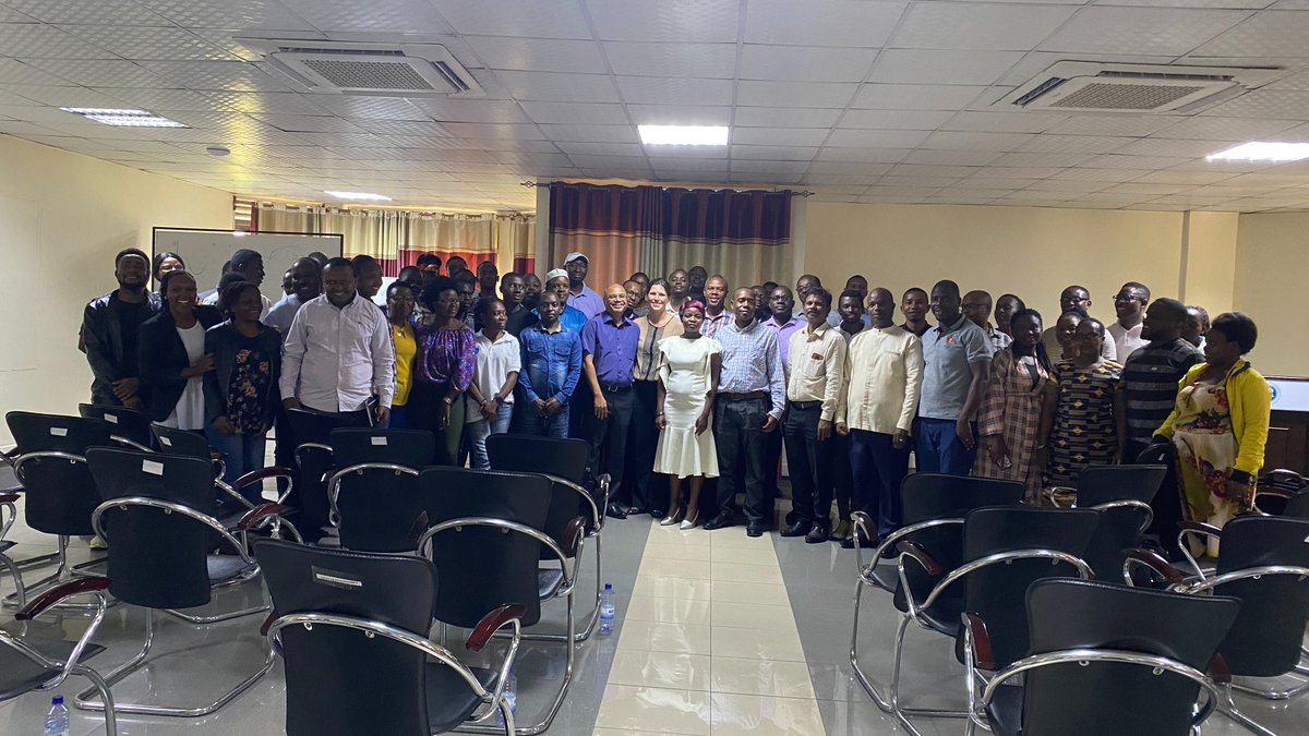 Patterson_MS's tweet photo. Thank you @OmarGatera for hosting the @IEEESA at @ACEIoT_UR, showing us your lab and connecting with your community. https://t.co/vcpa6hCaaz