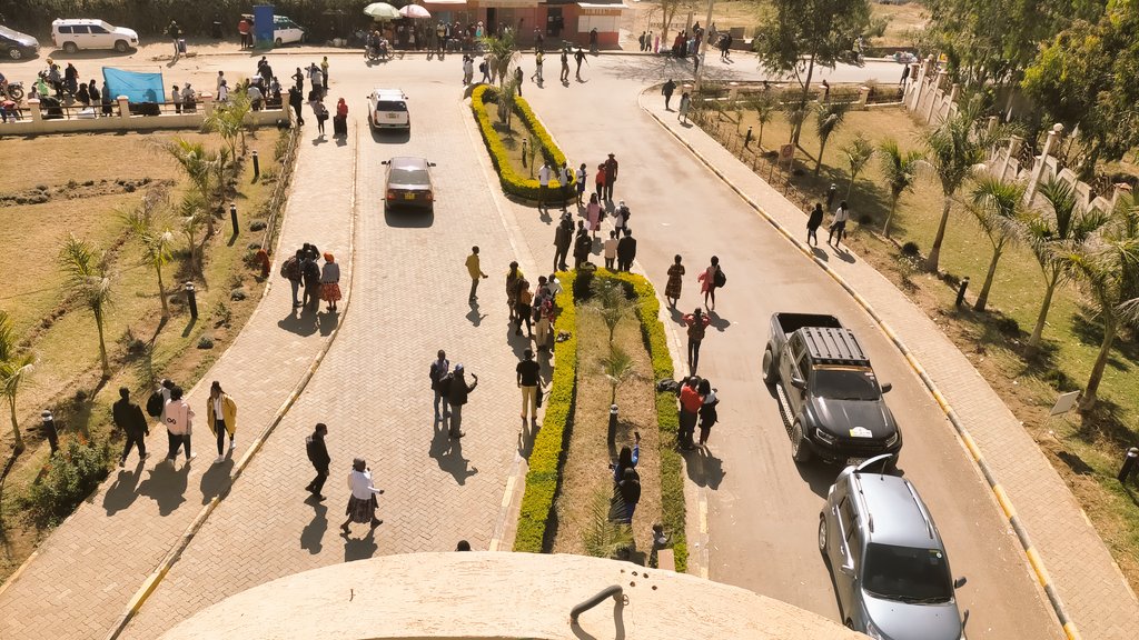 MMaraUniversity's tweet photo. IN PHOTOS: Admission of First Year students @MMaraUniversity 
Due to automation of admission process, parents &amp; new students have easy time on reporting day
@EduMinKenya @prskkenya @SammyMuraya @estherkiragu19 @IawrtK @josebigg @DjSoxxy @MonariPeterJ @Kiswili_10 @Thagreatleo https://t.co/NXizOHby0M