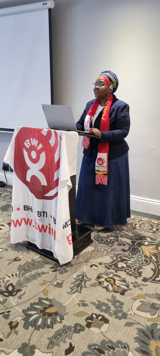 WaBoitumelo's tweet photo. Drawing from the #BWI's Congress theme 'Organise Beyond Borders',#BWI AME Regional Representative @CrecentiaM opened the #SACONET #TrainingOfTrainersAndAsbestosCapacityWorkshop & motivated participants to own the labour space,think &strategize beyond their immediate circumstances https://t.co/s7NzyB6AFJ