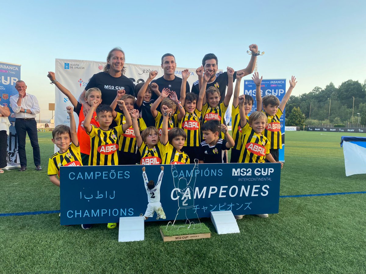 PabloAlonsoo's tweet photo. Muy buena experiencia ayer en la #MS2Cup. 
Gran día para el @RapidodeBouzas, con los tres equipos presentes en la entrega de premios.

2022/23 ✅️ https://t.co/lcAN0F2aH8