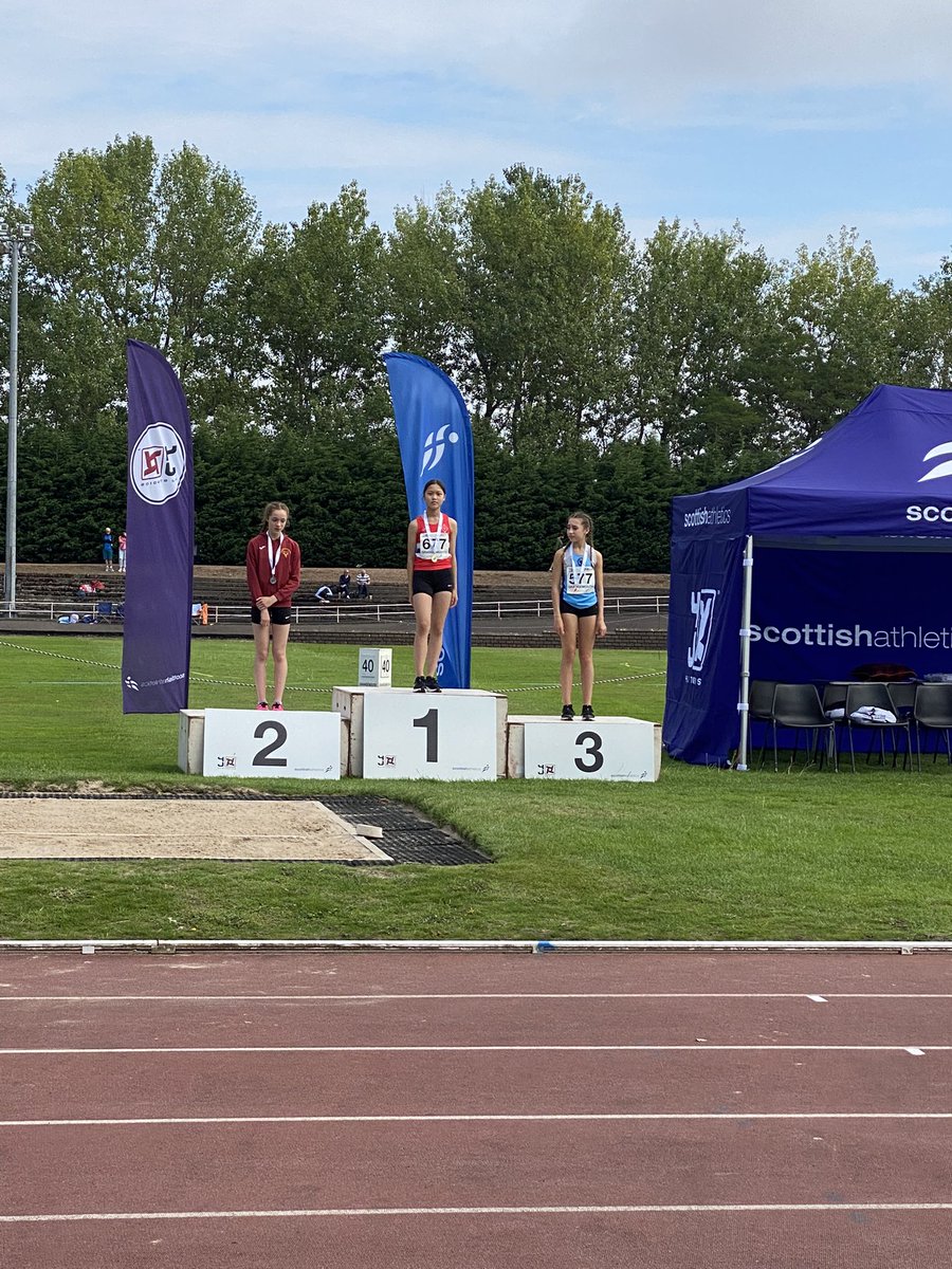 Gillian Elliot tweet media