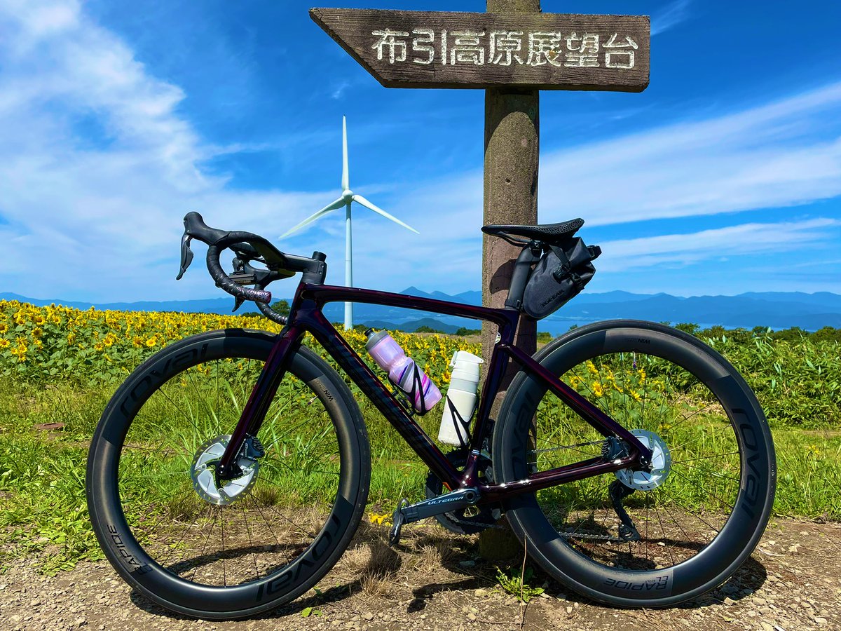 KENGAMES15's tweet photo. 猪苗代湖一周+布引高原ひまわり畑ヒルクライム

今が満・開‼️🌻

(走行距離82km・獲得標高800m) https://t.co/4hA1dCy7zE