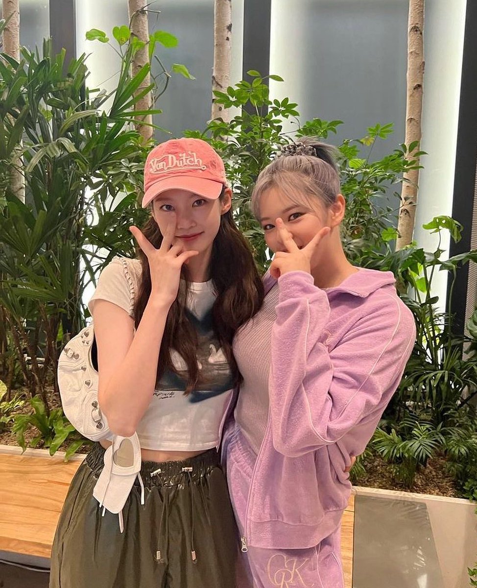 memoryau_'s tweet photo. [22-08-29]GSY IG Updated 
 #GongSeungYeon #공승연 https://t.co/a5FDqJTrJa