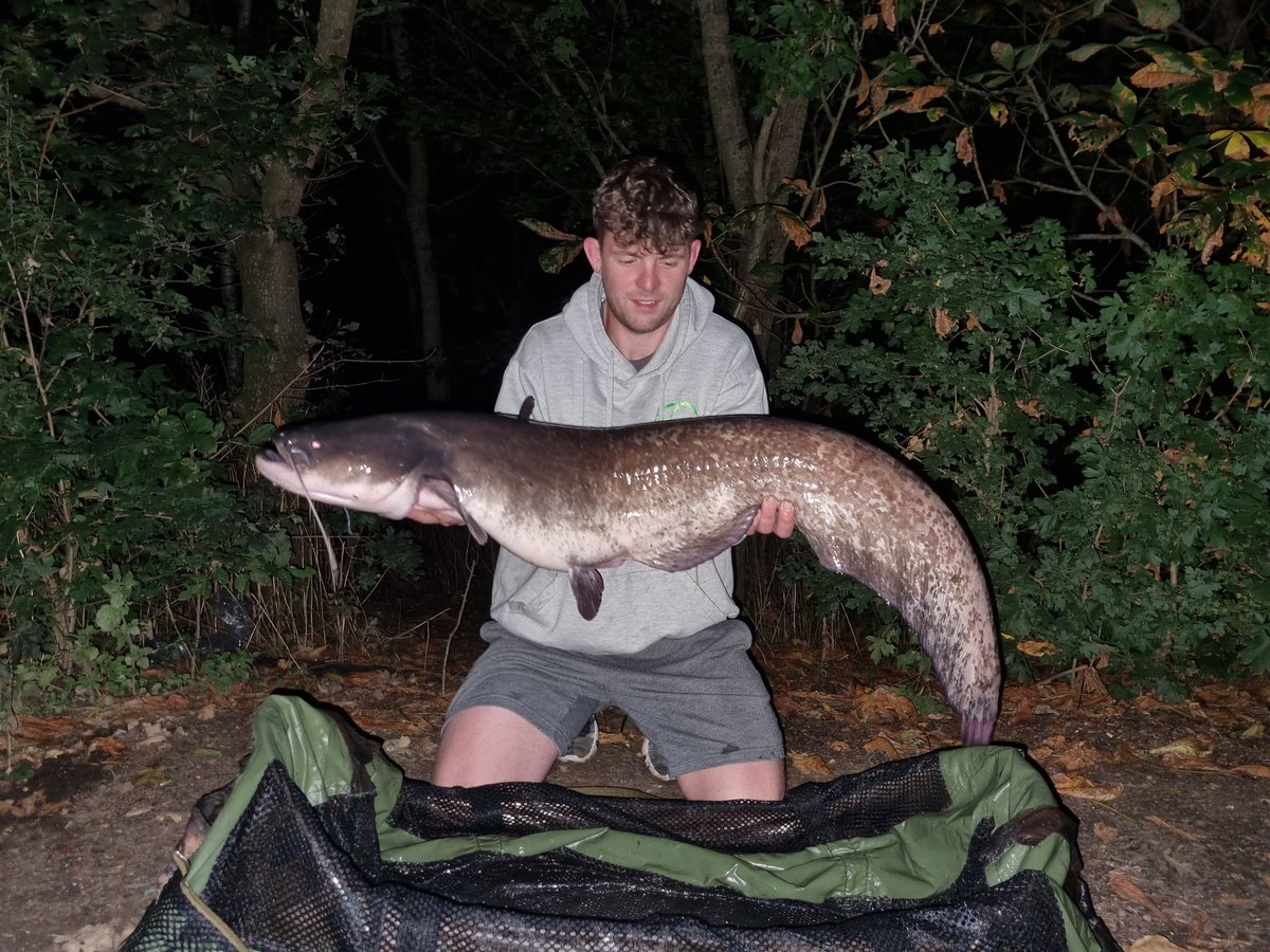 jamesscoops's tweet photo. Biggest fish of the session on a 12mm banana and peanut zig 😂 crazy. https://t.co/PHFWezLctY