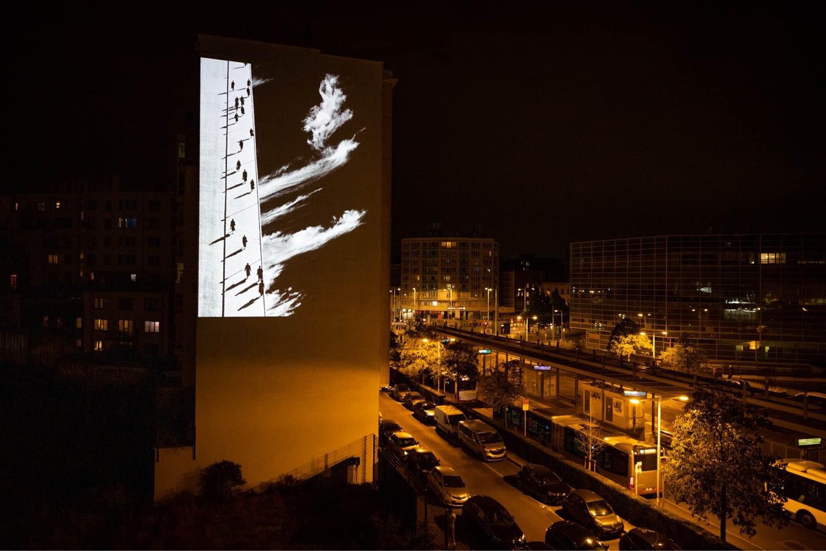David Delruelle’s collage projected on the walls of Brussels…
#daviddelruelle
#collageart 
#Brussels