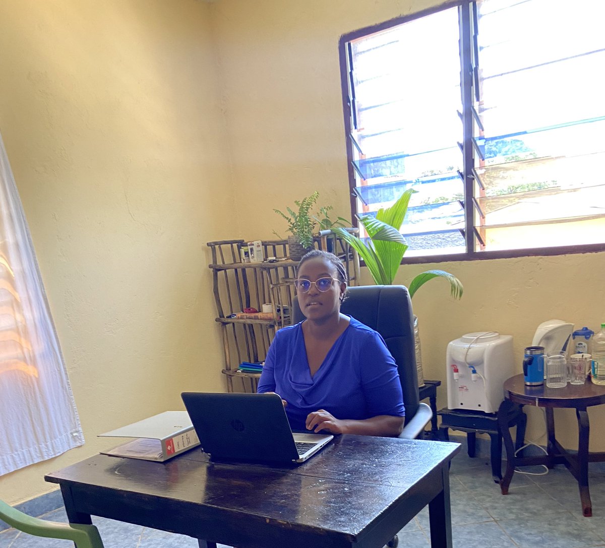 vatapauline's tweet photo. Another week, hapa kazi tu! Opened a new file today 😊 https://t.co/clHKGgecDt