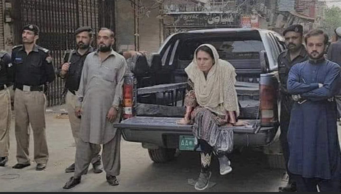 khan_washoo's tweet photo. P O W E R   L A D Y❤️ https://t.co/g6t8LWK1kE