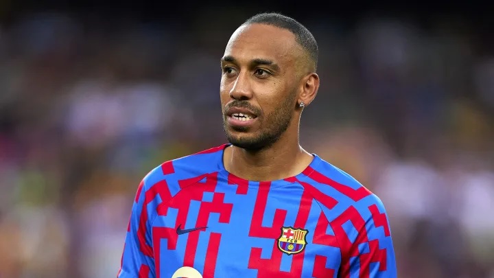 FootbaIIIhub's tweet photo. Heartbreaking news has been announced about Pierre-Emerick Aubameyang. 

Nobody deserves this! 💔

Full Story: https://t.co/hsuJx8wg0b https://t.co/w3LoL15mRT