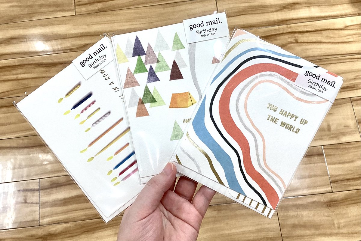 incubenews's tweet photo. #インキューブ 天神店4Fにおしゃれなデザインの #メッセージカード 「 #goodmail 」が登場中♪
表面を触ってみると少し凹凸があったり、きらきらとした箔加工がしてあったり、見た目も触り心地も楽しめるカードです😆✨
お誕生日のお祝いやちょっとしたメッセージを送るのにぴったりですよ🥰 https://t.co/1smIme7jWI