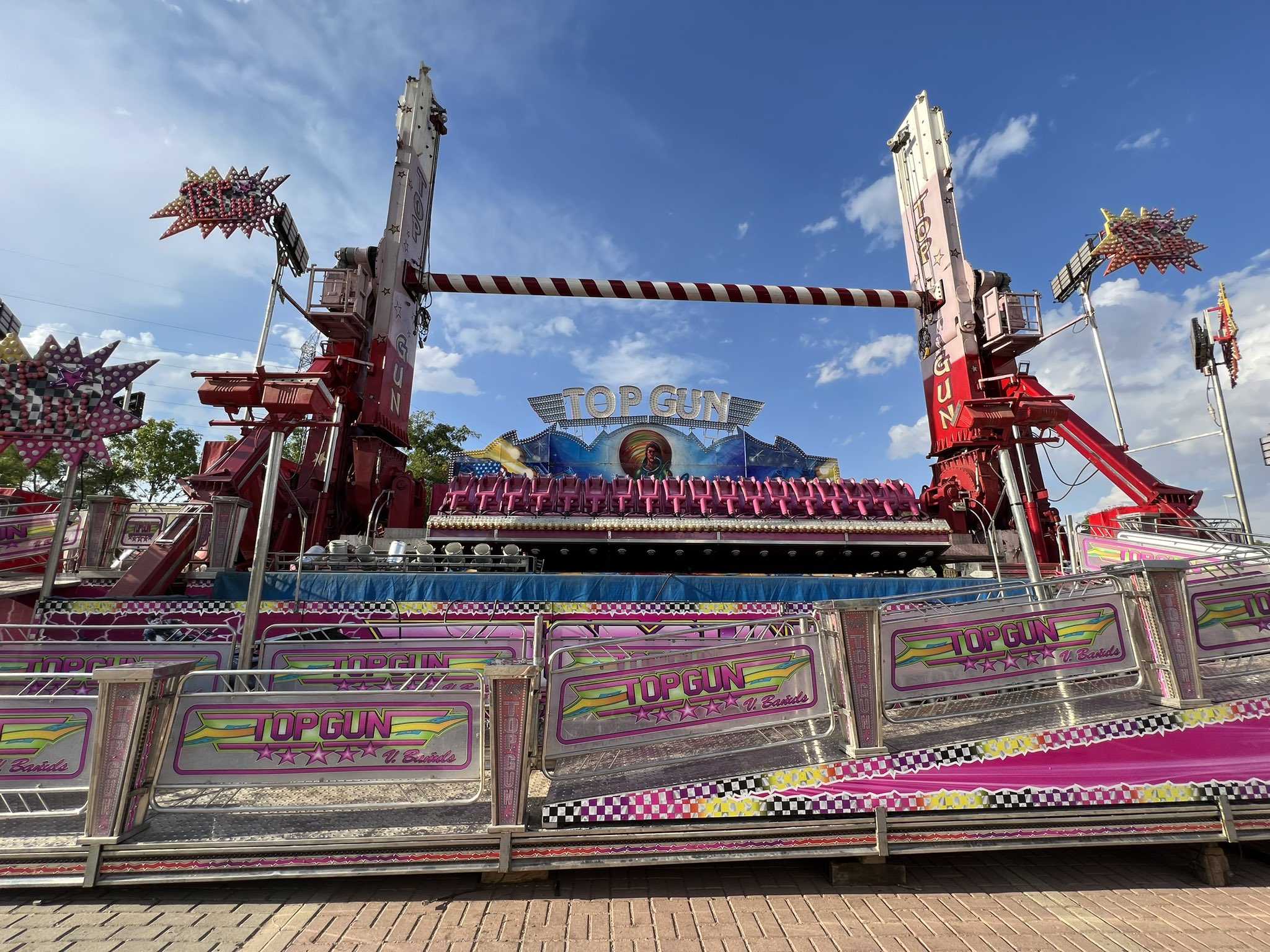 Atracciones de feria on Twitter "Montajes feria de valladolid , Top