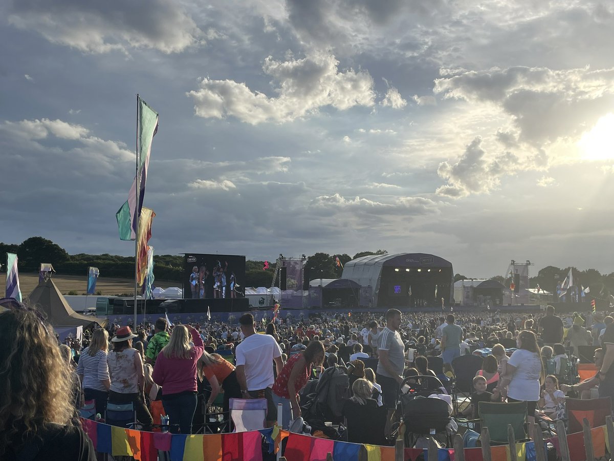 BricksMarketing's tweet photo. What a weekend at this years @Carfestevent. Had a lot of bad news lately with friends and relies having bad health so this was just the tonic we needed together and to build memories https://t.co/Dz5bRkVhx9