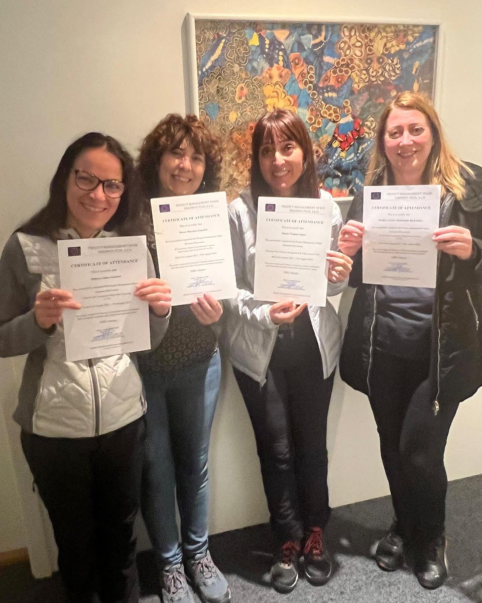 BerlangaKa101's tweet photo. Last week, Marisa, Nieves, María and Lola have been attending different courses in Reykjavik as a part of our project “Creativity, Innovation and Languages”@TICandTEACH @TicandBio @ticandtecno @nieves_espanol @IESBerlanga1 @sepiegob #berlangaka101 https://t.co/H32uO3kNNm