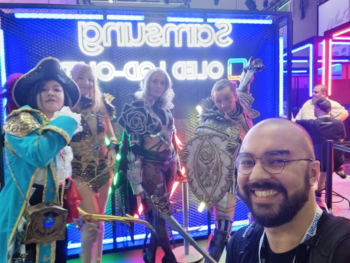 Endlaive's tweet photo. We finished up gamescom yesterday, and I had a blast meeting up with some of our community members!

I hope everyone was able to get back safely and I look forward to seeing you all again!

I'll share some pics from the event.

#Gamescom #BlackDesertOnline #BDO https://t.co/ALHarONTNX
