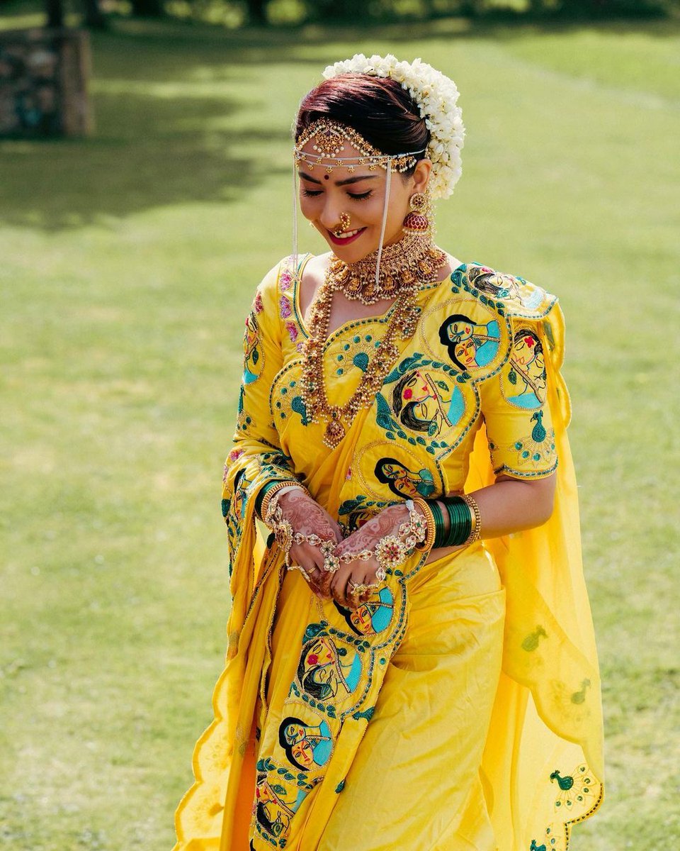 Cameralifelive's tweet photo. RT @Samadha53401346: @meSonalee  . #NewProfilePic when the नवरी had नटली 

#weddingthrowback #picture #sonaleekulkarni #marathi #navri #mulgi #wedding #throwback https://t.co/4W4sBy82yS