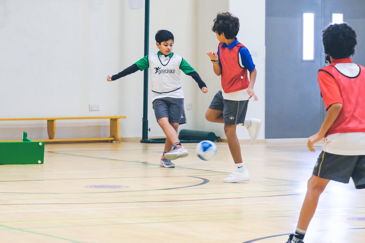 SouthViewSchool's tweet photo. An energetic start for our Year 6 students as they engage in squad trials for Football and Netball.
#southviewschool #wearesouthview #dubaischools #firstdayofschool #squadtrials https://t.co/hIf9ZG8yga