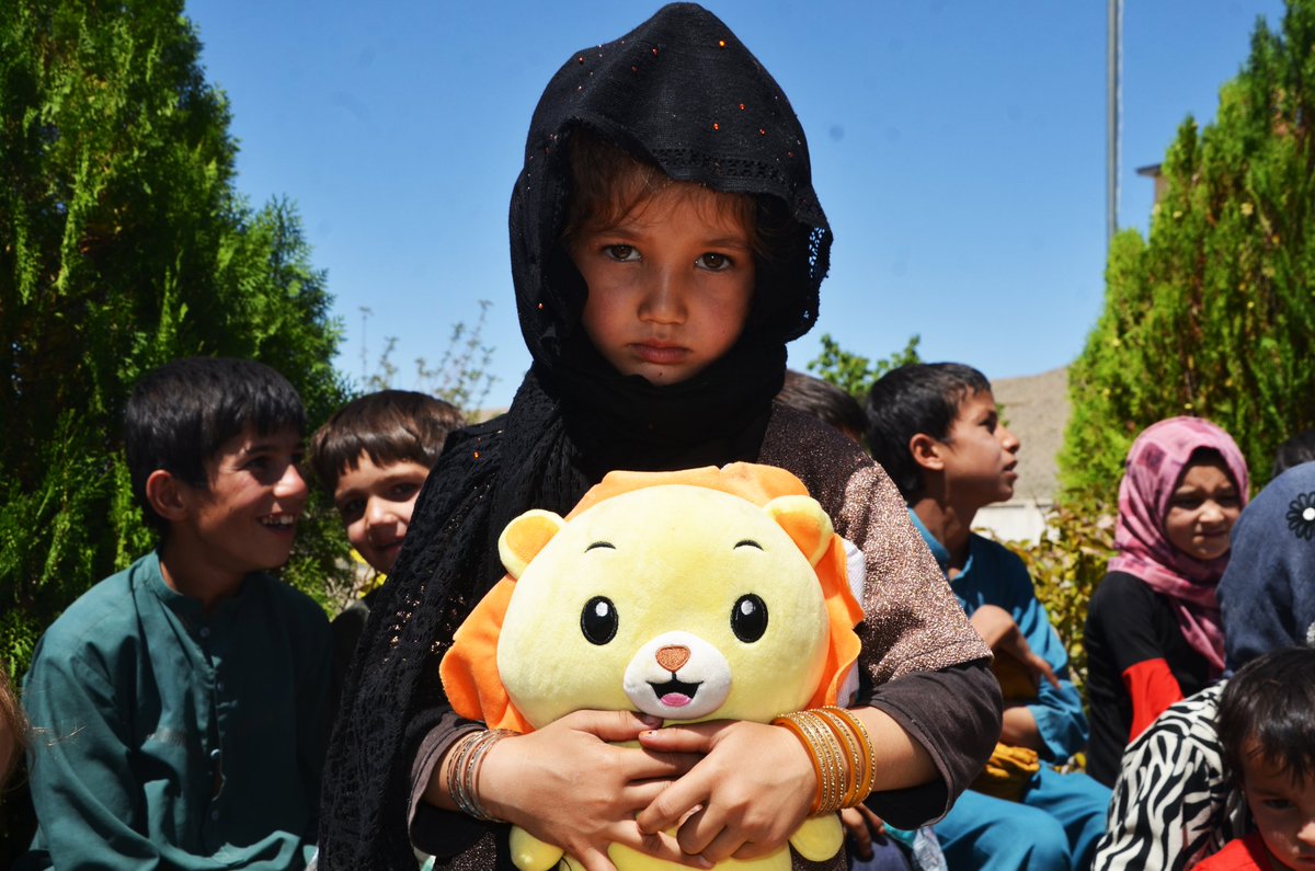 tesamuhorg's tweet photo. During our team's visit to the flood-affected district of #Khoshi, they handed over some warm clothes to #children as their toys and belongings got immersed in mud brought by the flood!

https://t.co/oNQNOS4NA0 https://t.co/xW3lzWlgGE